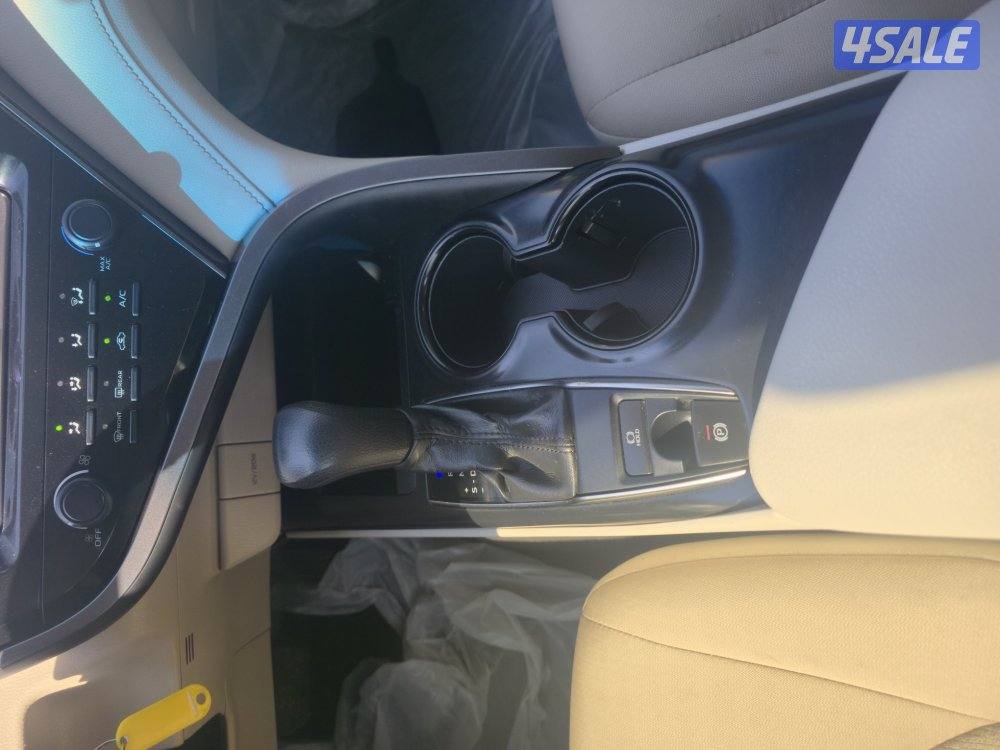 Toyota Camry 2020 model ( 72000 km )7