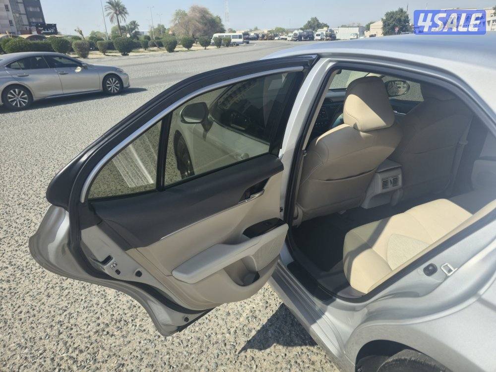 Toyota Camry 2020 model ( 72000 km )10