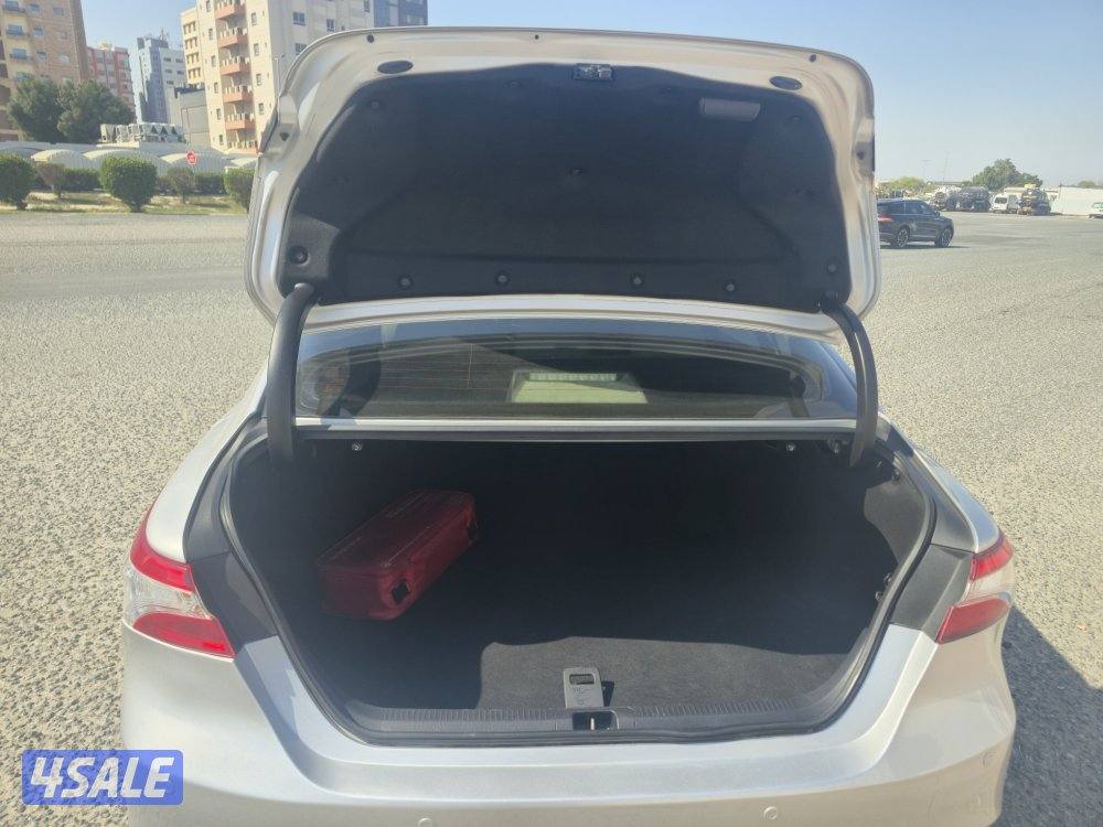 Toyota Camry 2020 model ( 72000 km )12