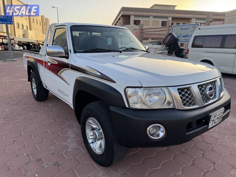 للبيع وانت نيسان بيك اب 20165
