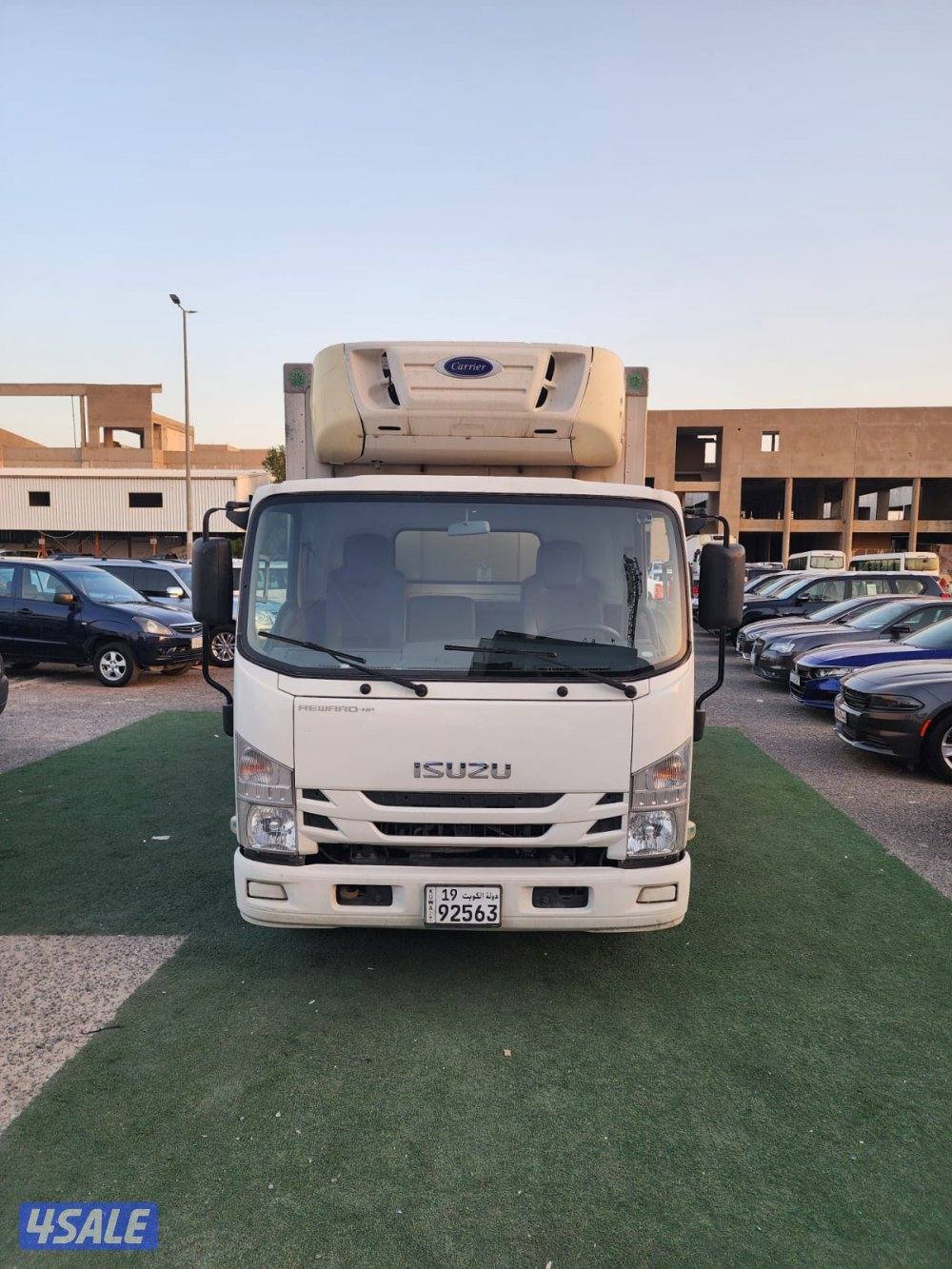 ايسوزو _ هاف لوري ثلاجة1