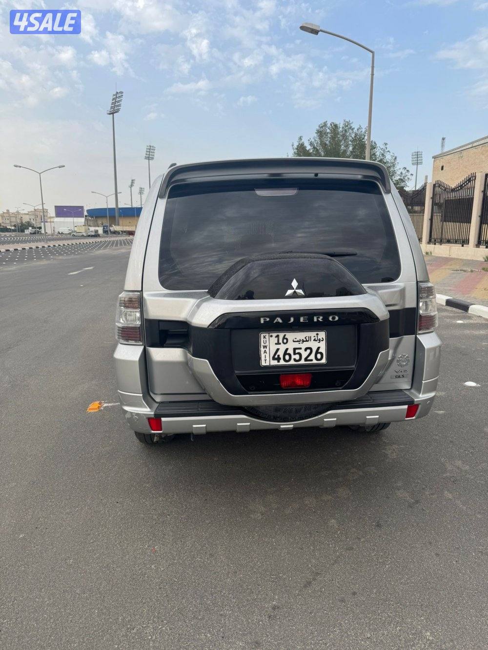 باجيرو 2019 ماشي 200 شرط الفحص ماعدا قطعه تجميل 3400 دك كامل المواصفات3