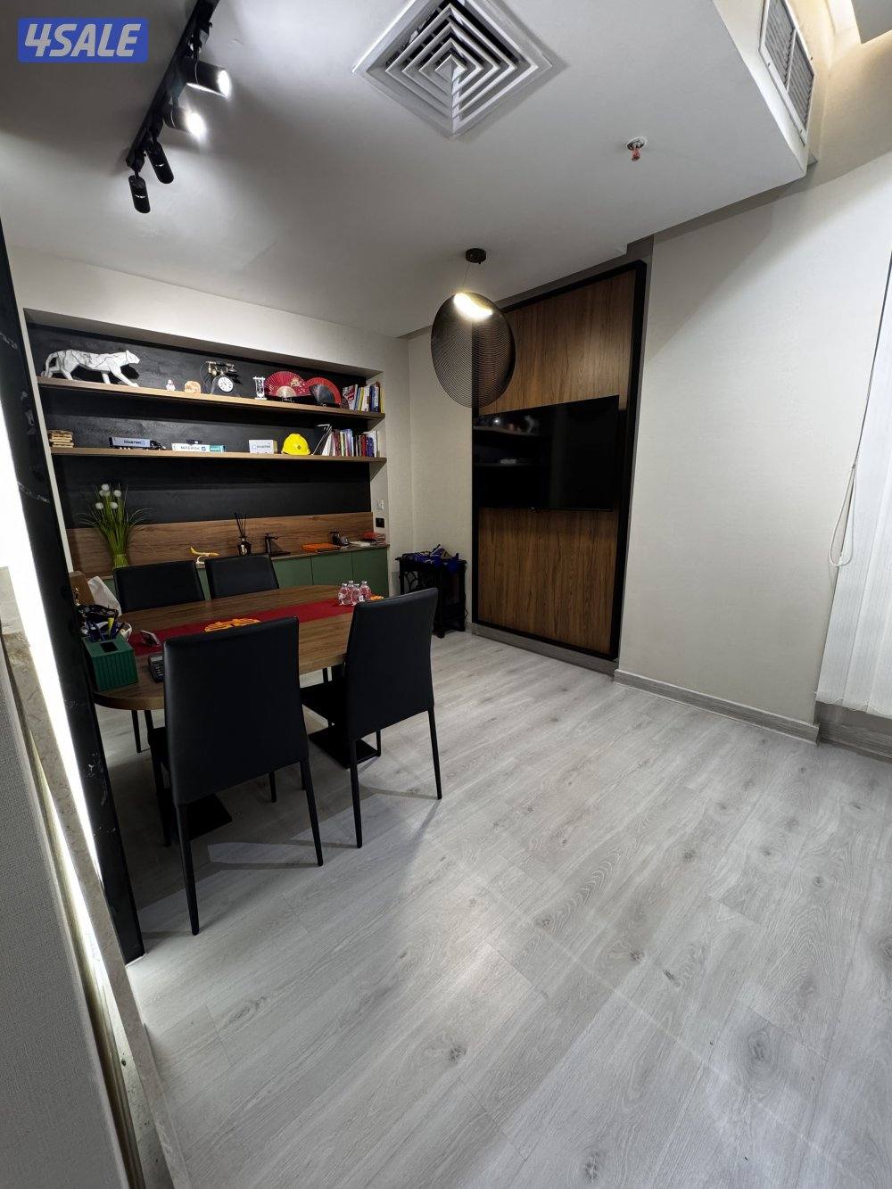 للبيع مكتب0