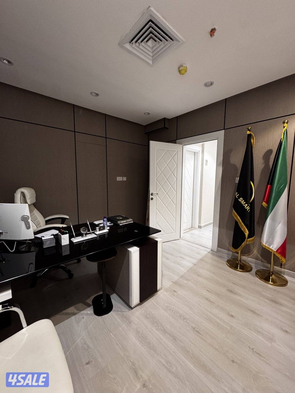 للبيع مكتب9