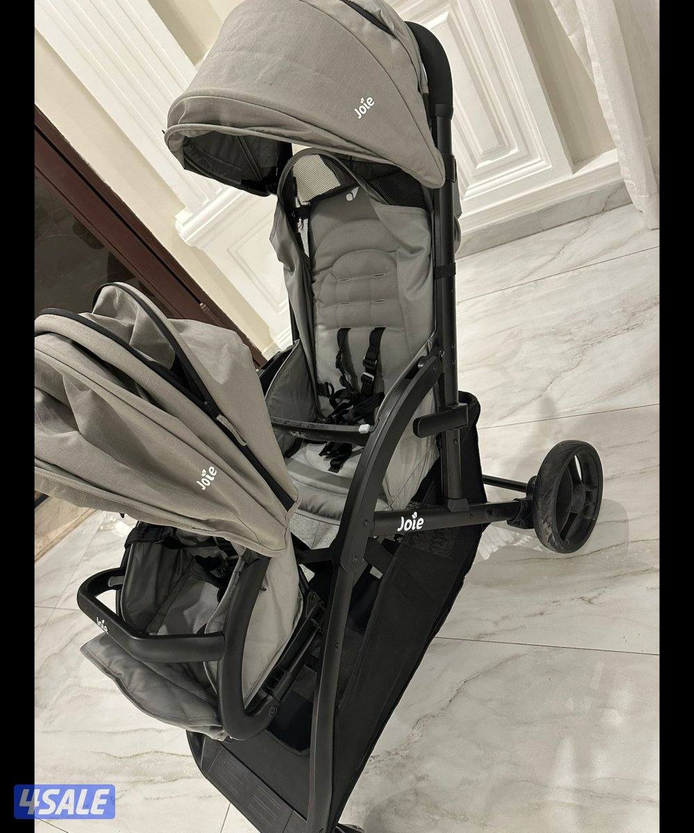 عربانة أطفال بحالة شبه جديدة0