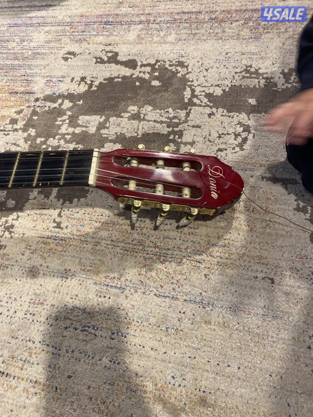 غيتار أحمر2