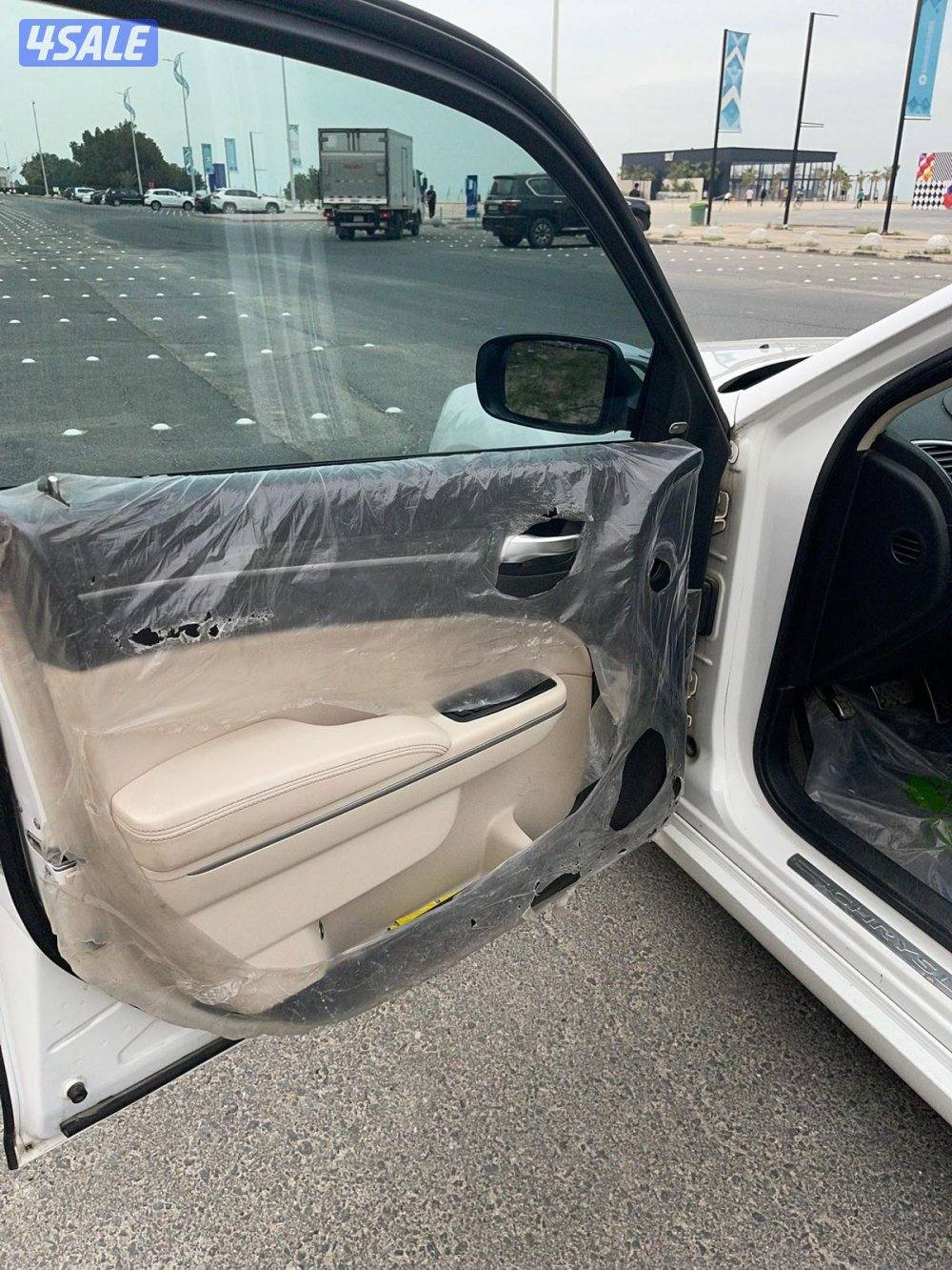 للبيع كرايسلر كامل المواصفات بانوراما2