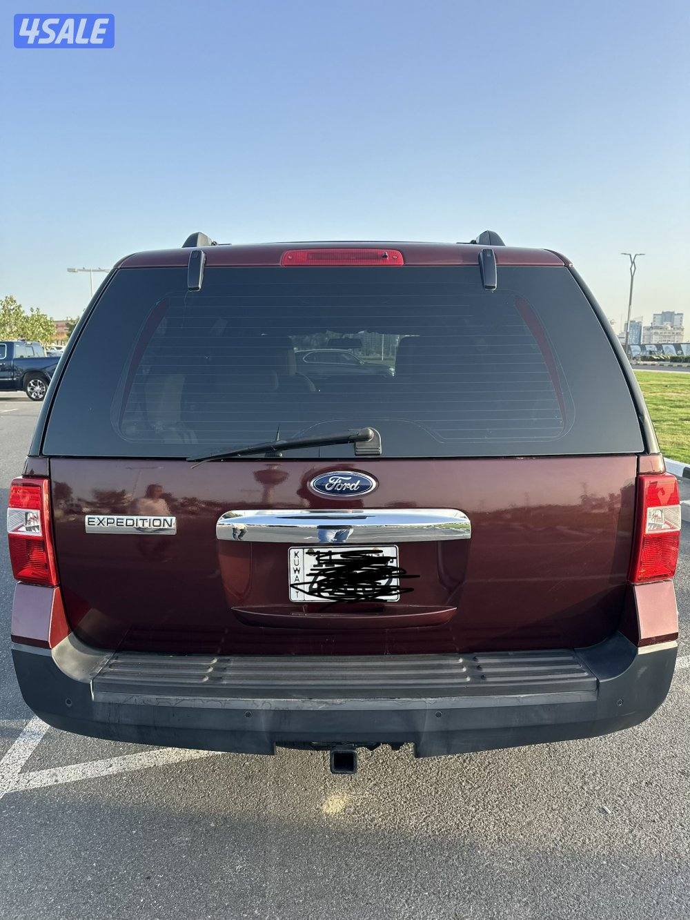 فورد اكسبديشن2012 للبيع حالة نادرة ماشية 67700 قابلة للزيادة بيمة سنة1