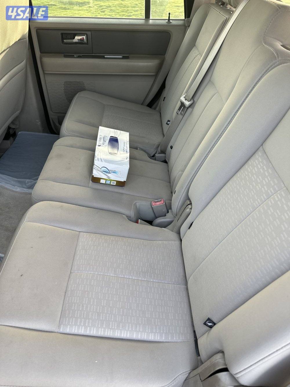 فورد اكسبديشن2012 للبيع حالة نادرة ماشية 67700 قابلة للزيادة بيمة سنة5