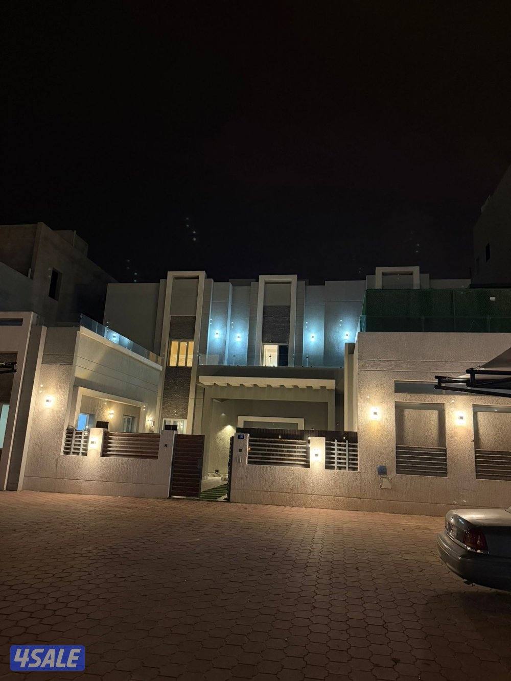 صباح الأحمد للايجار قسيمة تشطيب فاخر قرب الخدمات مع حمام سباحه داخلي0