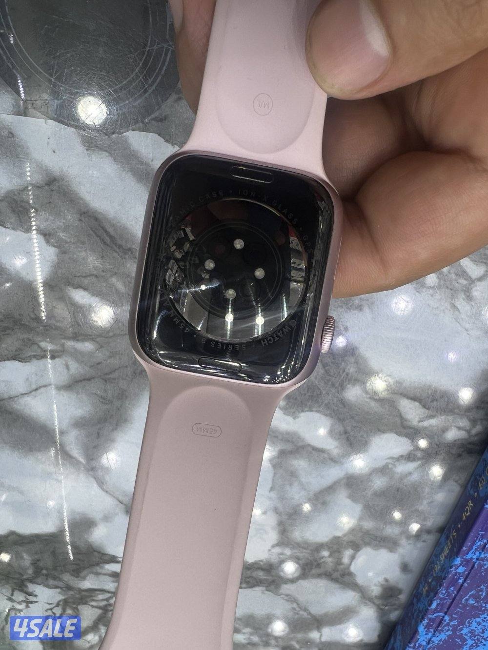 ساعه 9 مقاس 45 مع الشاحن الاصلي بطاريه 💯 نظيفه جدا1