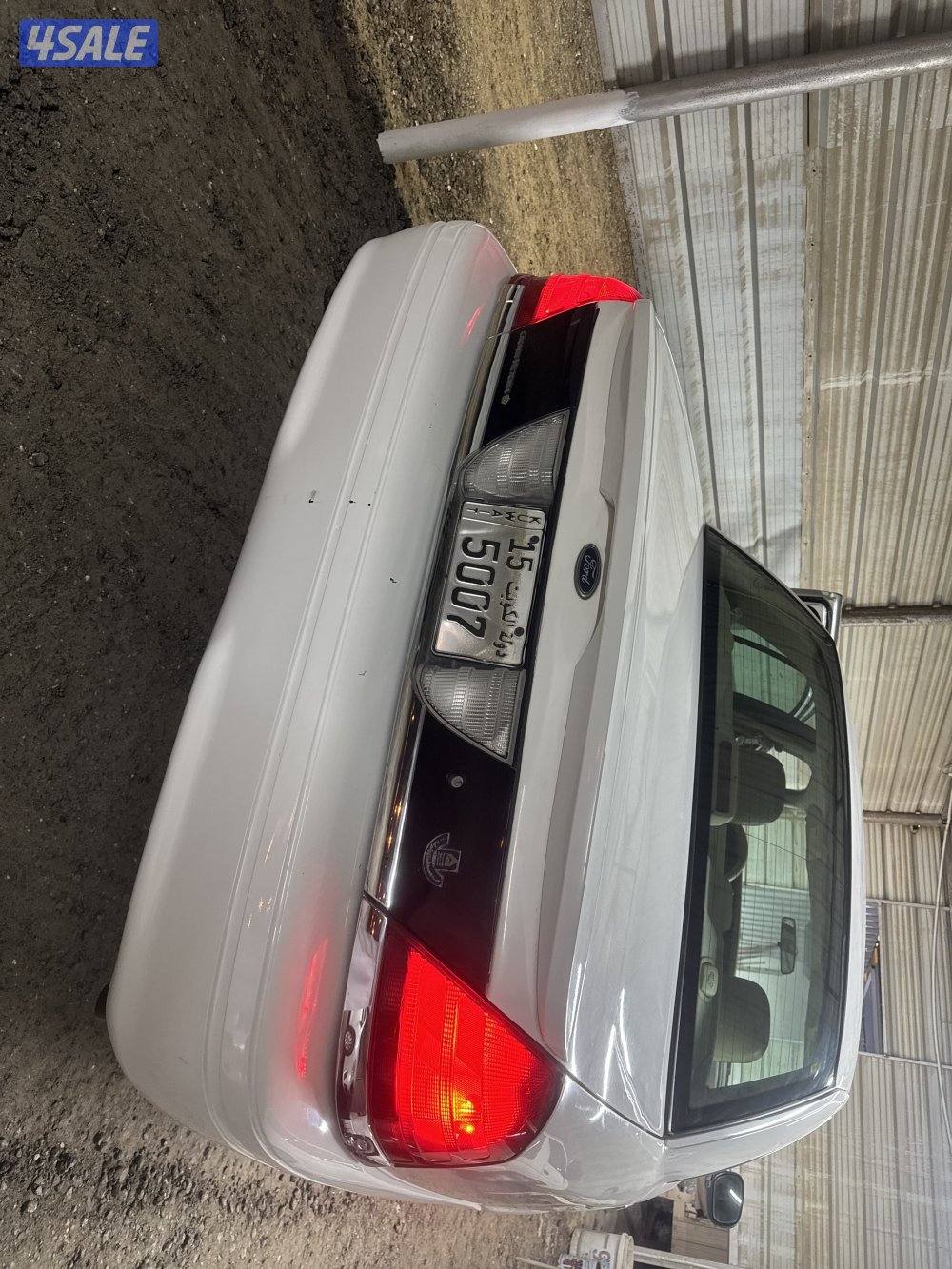 للبيع فورد فكتوريا 20083