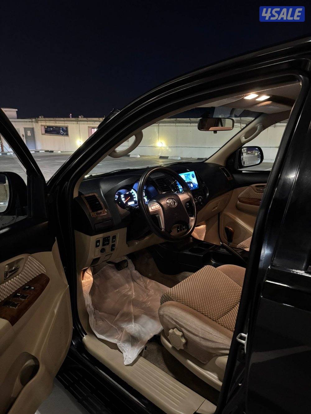 للبيع فورتنر 2015 بحالة الوكالة4