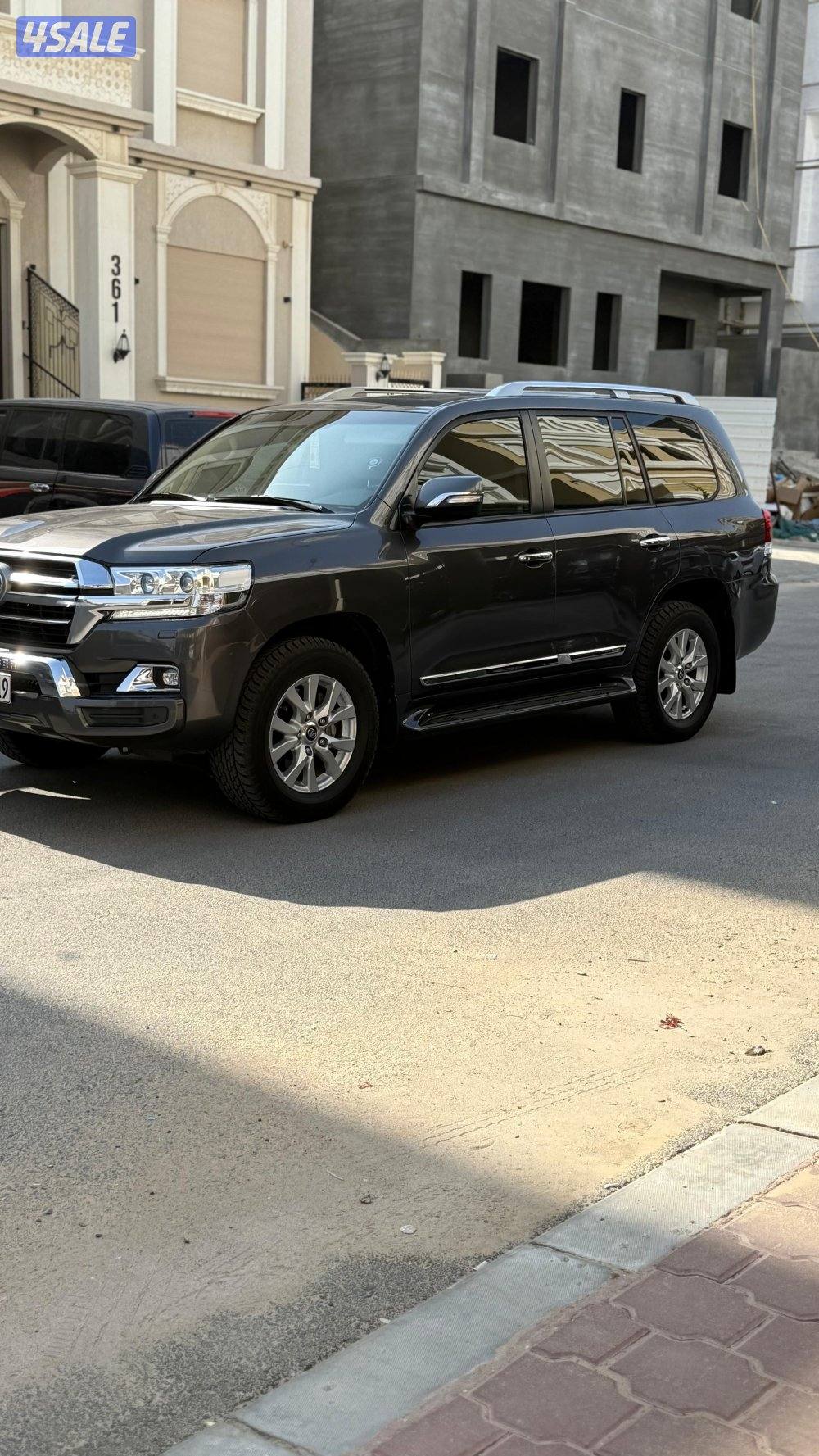 للبيع لاند كروز gxr صبغ الوكالة1