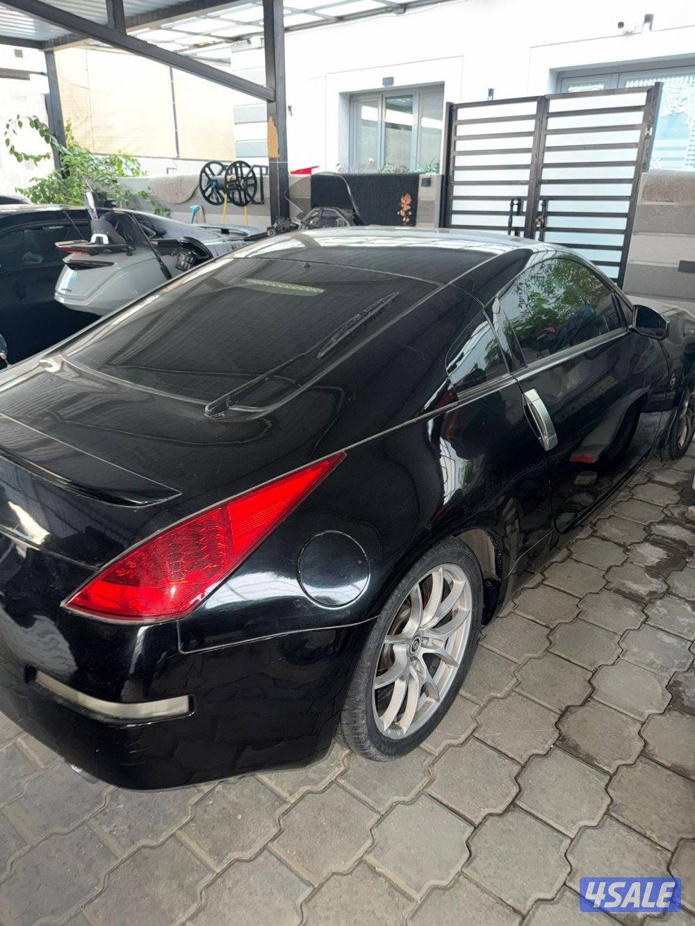 للبيع زد مديل ٢٠٠٤ ماشي ١٨٠5