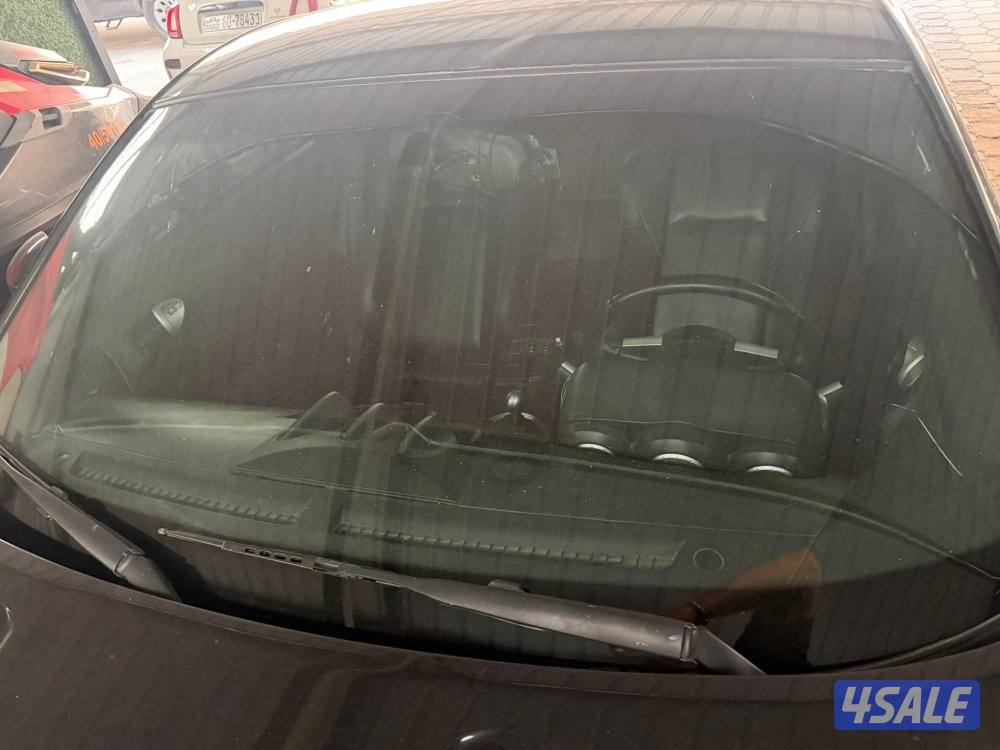 للبيع زد مديل ٢٠٠٤ ماشي ١٨٠6