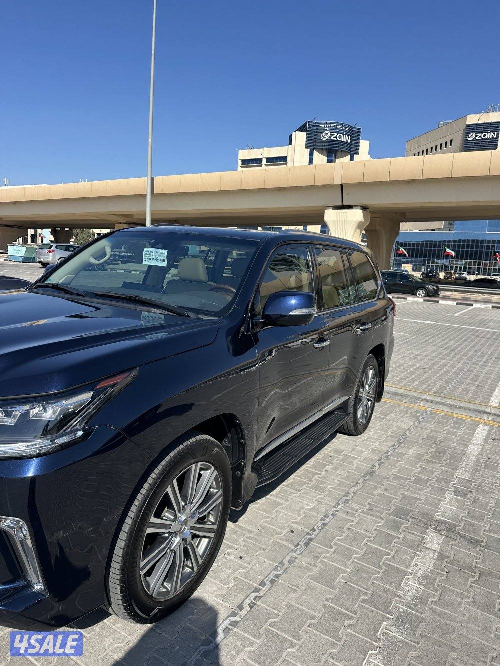 للبيع جيب لكزس8