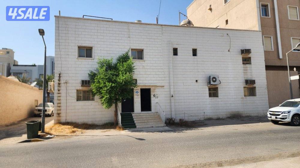 للبيع بيت ب الرقه ق٣ موقع بطن وظهر وسكه شارع رئيسى0