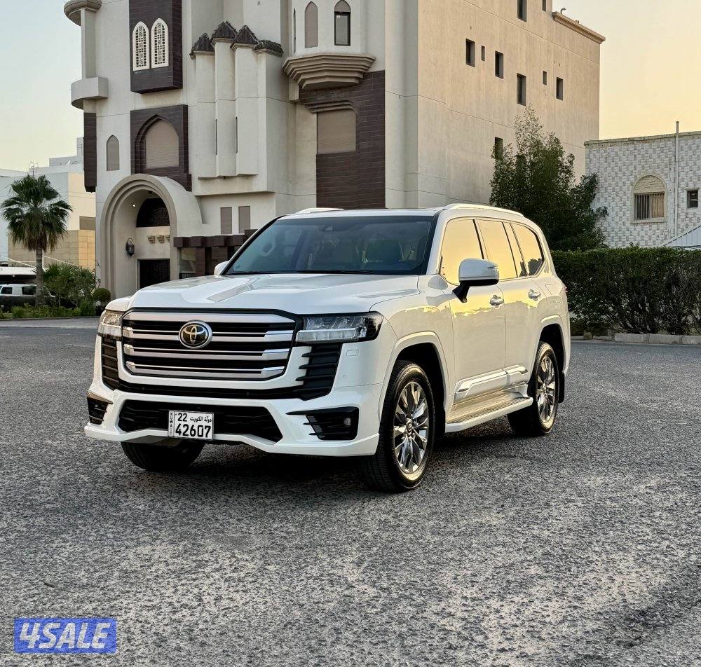 لاندكروزر GXR 2024 تحت الكفالة عداد 190