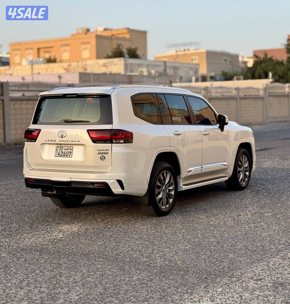 لاندكروزر GXR 2024 تحت الكفالة عداد 192