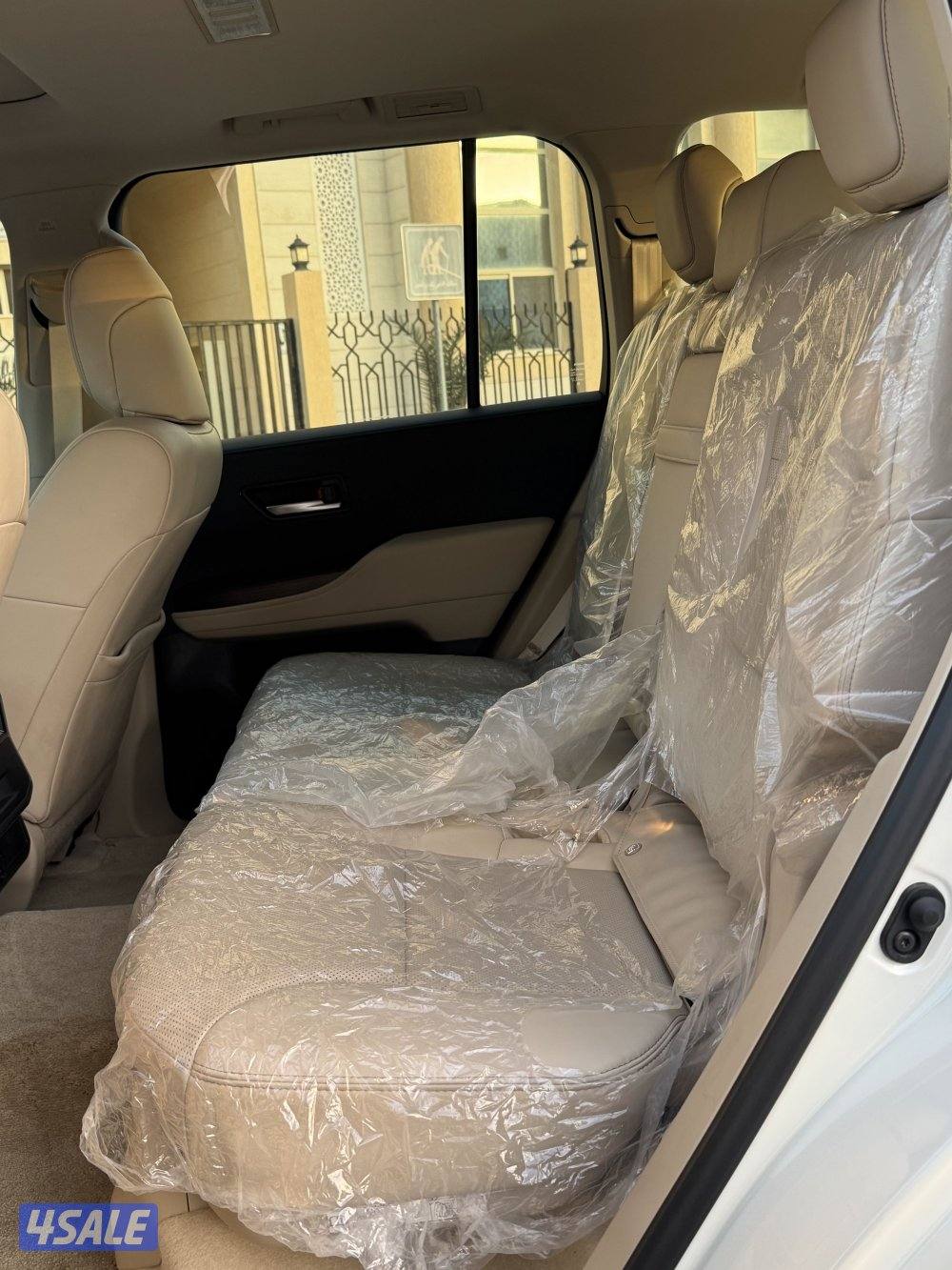 لاندكروزر GXR 2024 تحت الكفالة عداد 1910