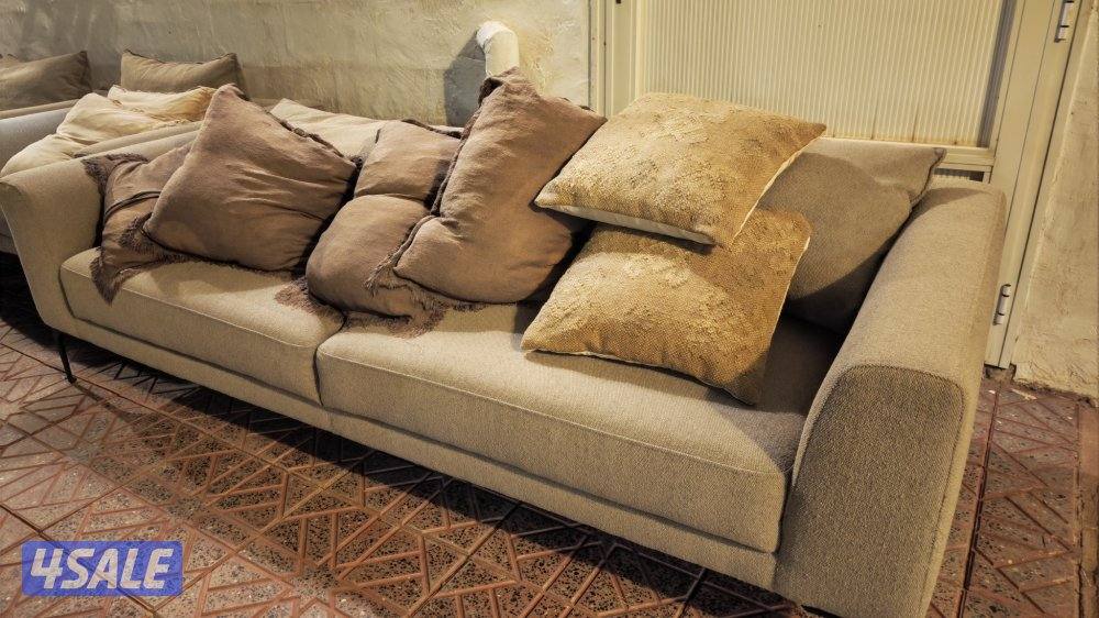 ثلاث غنفات مريحه مستعمله ورخيصه وعليها عرض ونظيفه0