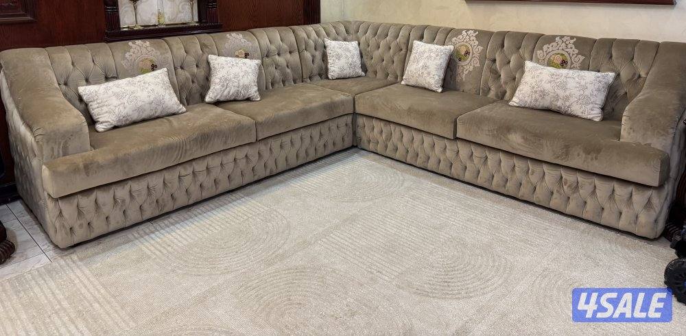 للبيع ٢ كورنر حرف L1