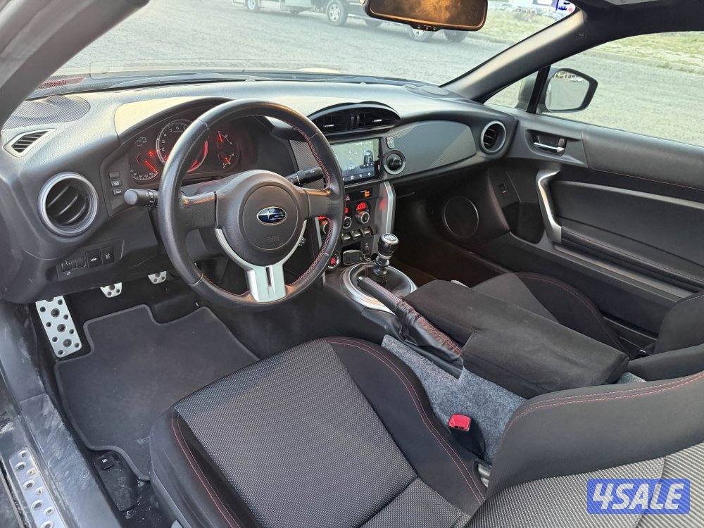 سوبارو 2016 عداد 76 فقط BRZ2