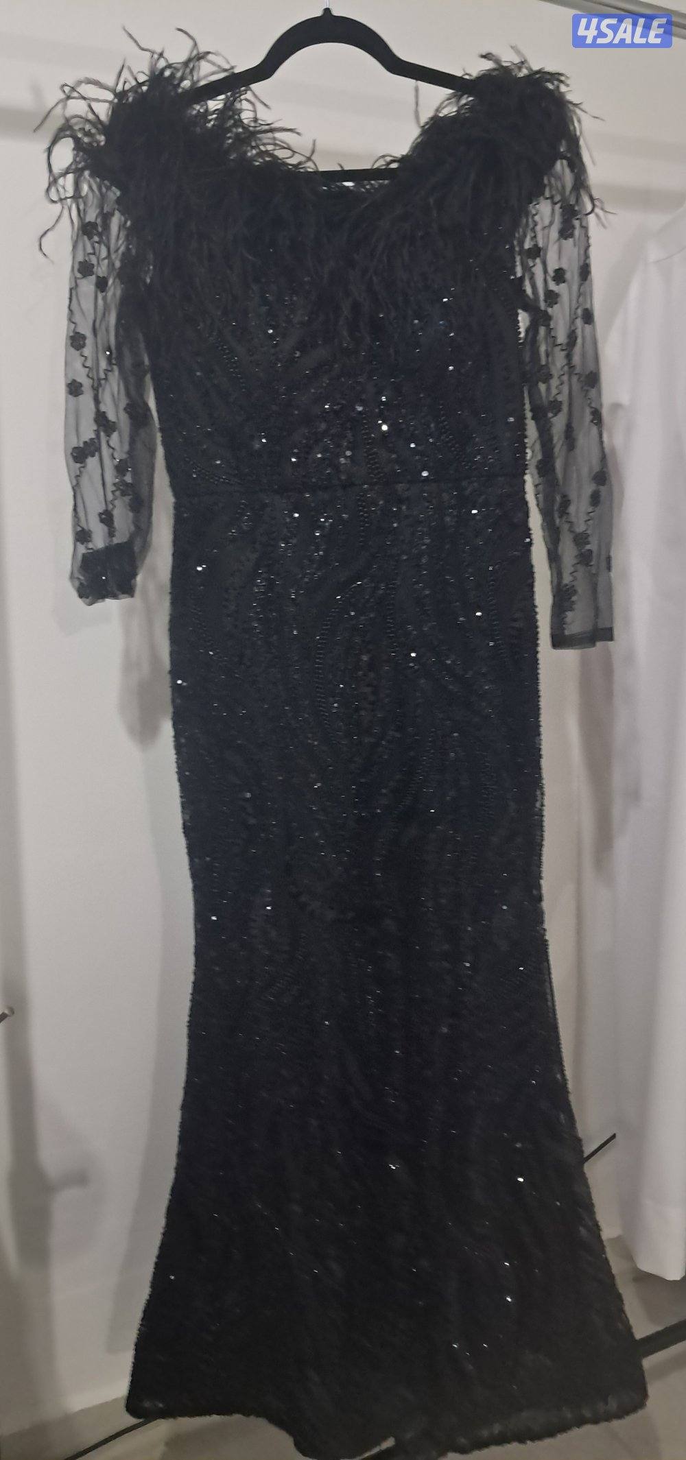 فستان سهره راقي لبسه واحده موديل 2025 شك يلبس مقاس/L0