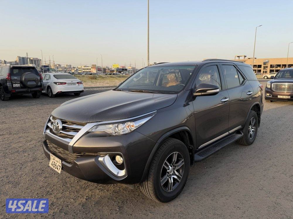 فورتنر 2016 سته سلندر عداد 71 فقط1