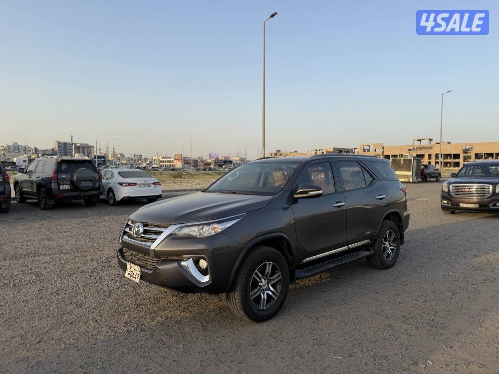 فورتنر 2016 سته سلندر عداد 71 فقط9