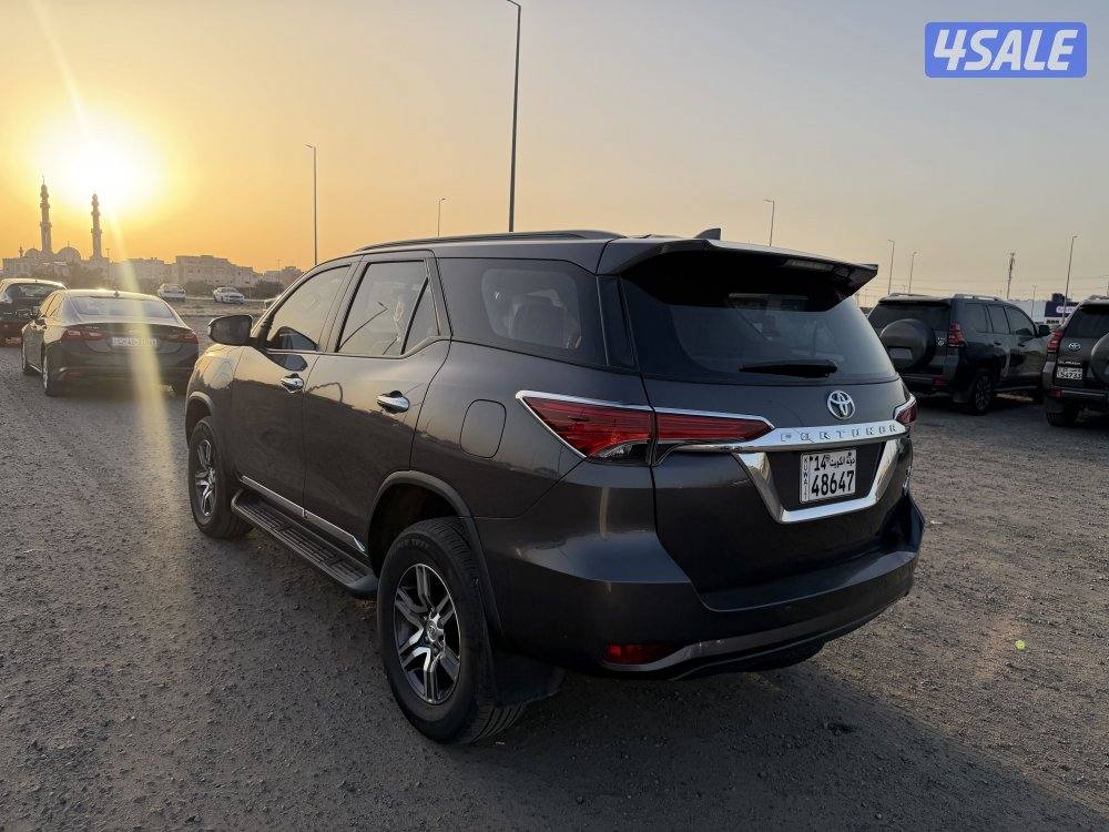 فورتنر 2016 سته سلندر عداد 71 فقط10