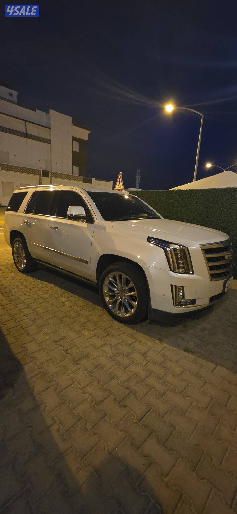 اسكاليد 2018 ابيض صدفي0