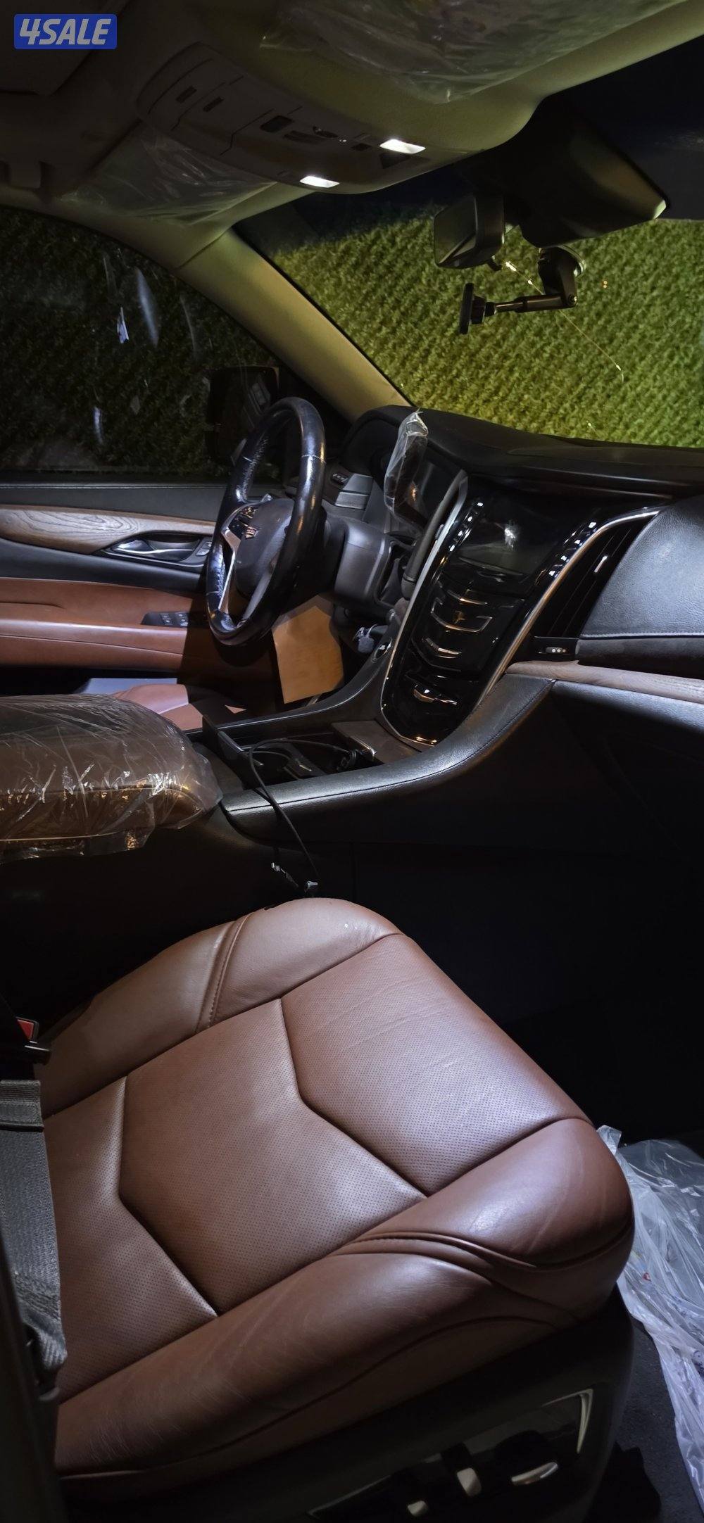 اسكاليد 2018 ابيض صدفي1