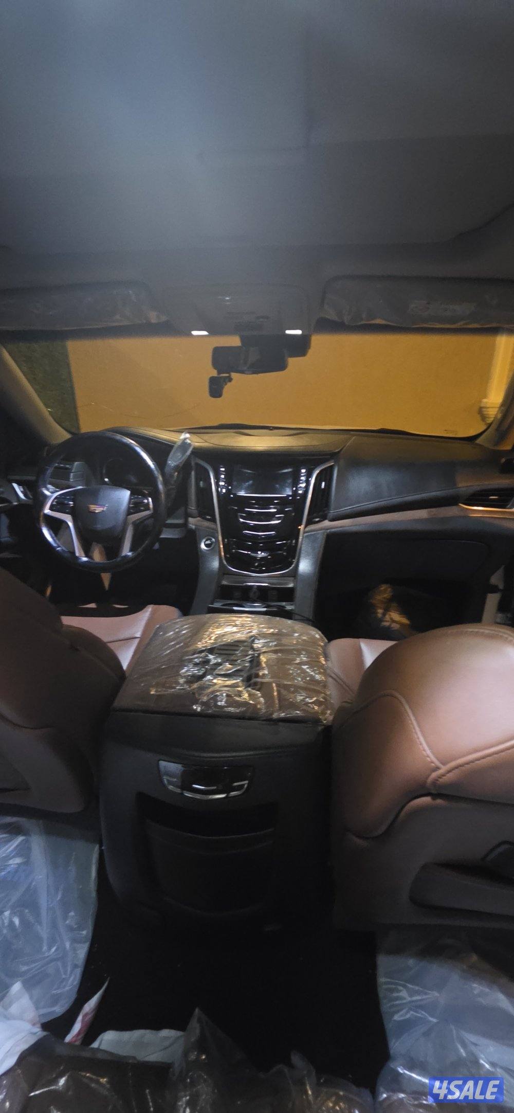 اسكاليد 2018 ابيض صدفي2