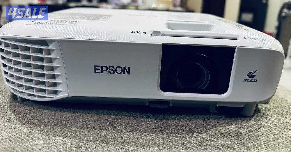 بروجكتر أبسون ٣٥٠٠ لومين (سطوع)2