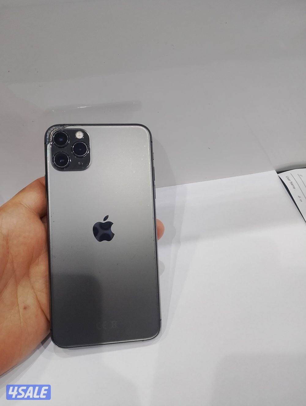 ايفون 11pro max جيجا 640