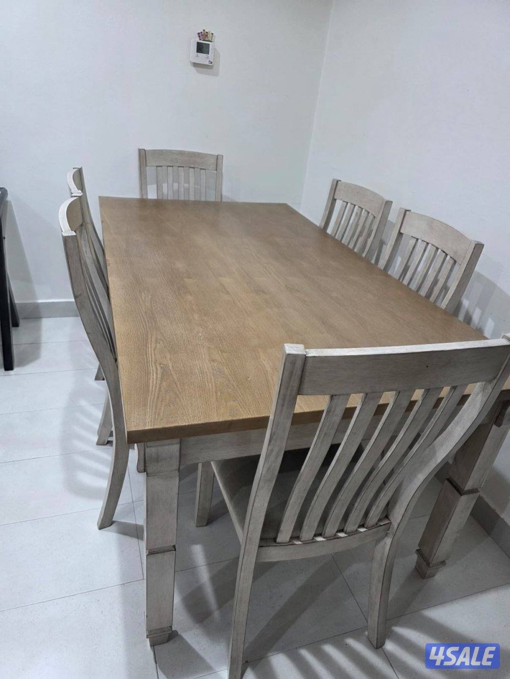 للبيع طاولة سفرة عدد ٦ كراسي استعمال خفيف نظيفة ولا يوجد بها اي عيب1