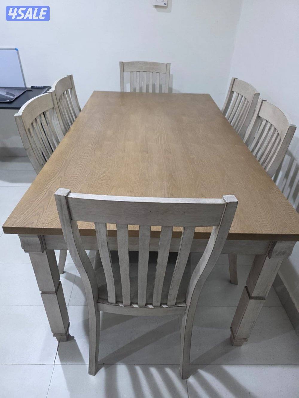 للبيع طاولة سفرة عدد ٦ كراسي استعمال خفيف نظيفة ولا يوجد بها اي عيب3