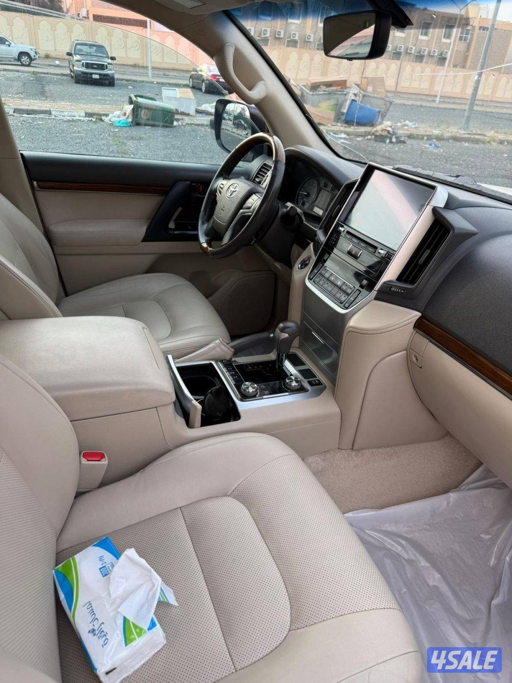 لاند جي اكس ار  8 سلندر 2018 صبغ الوكالة جلد ، ماشيء 160 الف شرط الفحص1