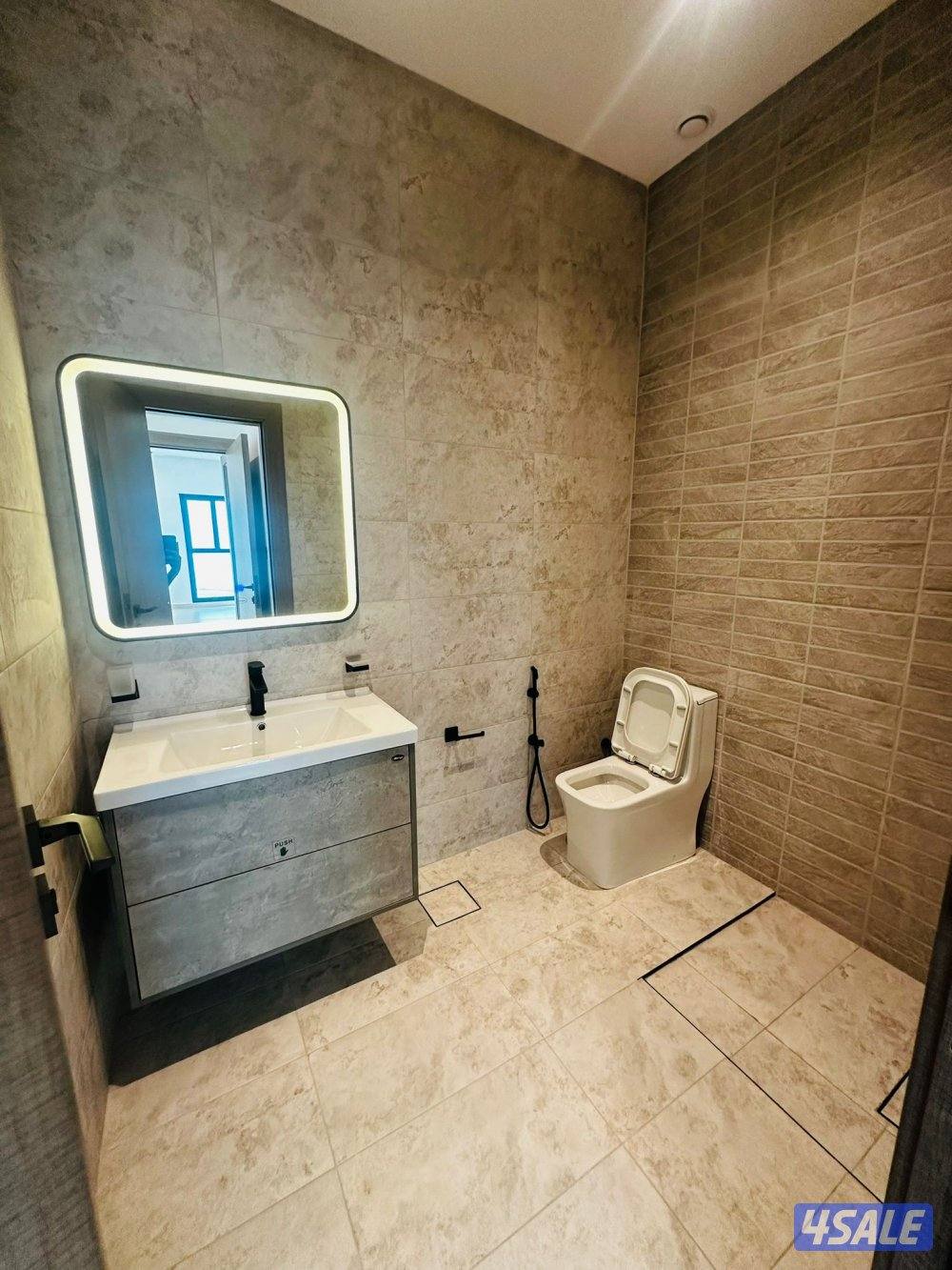 للإيجار شقق اطلالة بحرية اول ساكن5