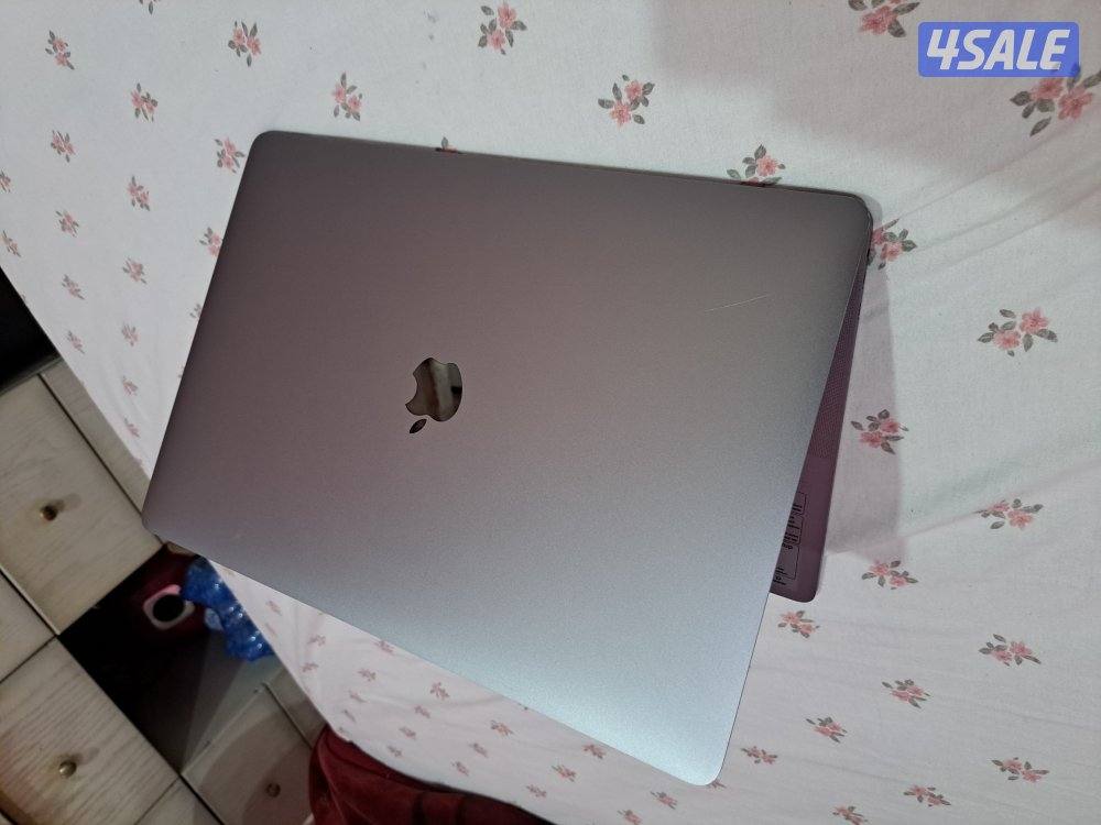 MacBook pro 2018 16gb 512gb i90