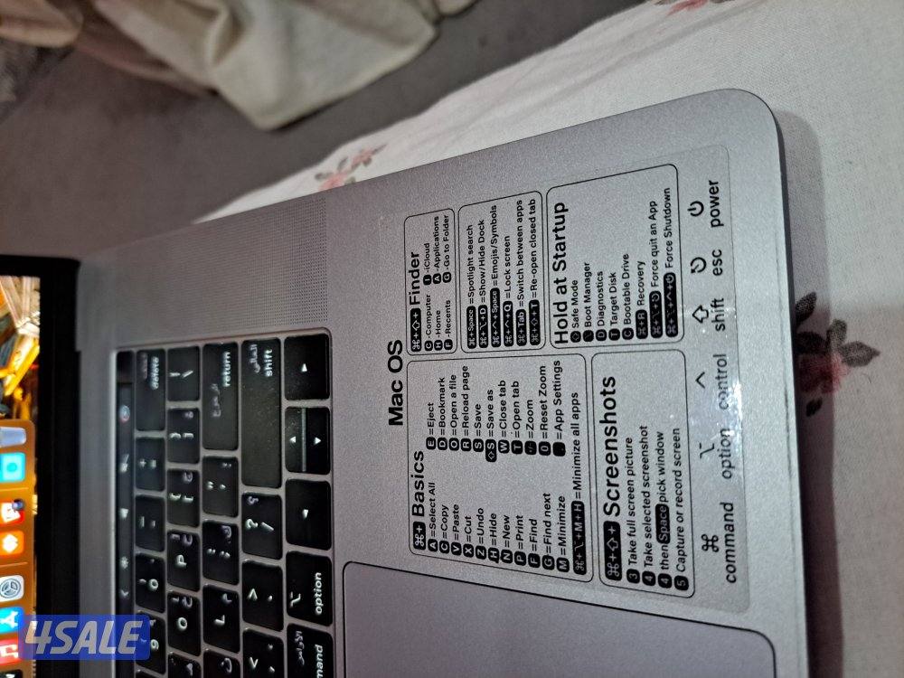 MacBook pro 2018 16gb 512gb i98