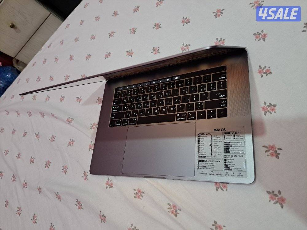 MacBook pro 2018 16gb 512gb i912