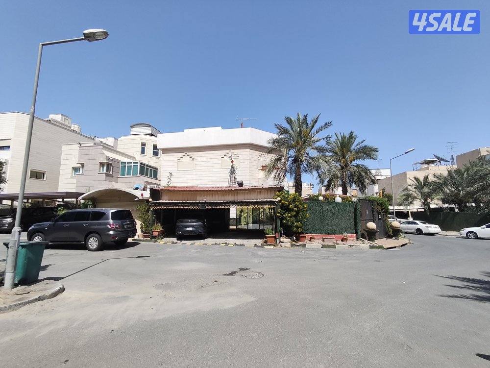 للبيع فيلا في القرين1