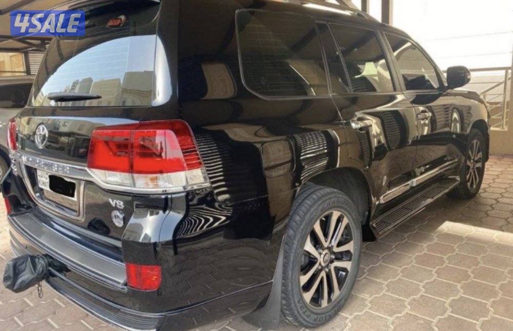 لاند كروزر 2019 ماشي 270 صبغ الوكاله بلكامل موتر نظيف جداً من داخل مخمل3