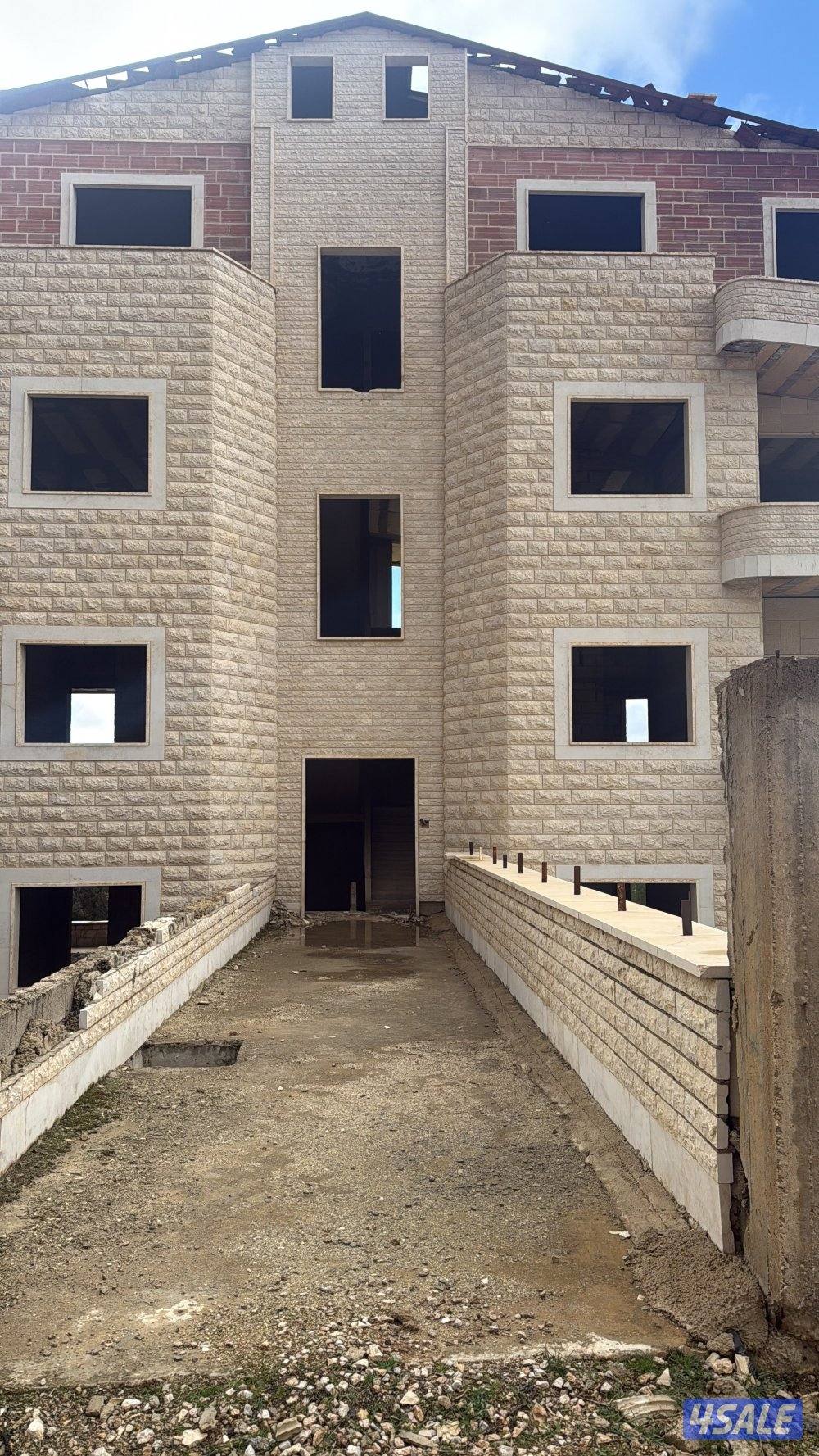 للبيع قصر في الزبداني وشقق في بلودان8