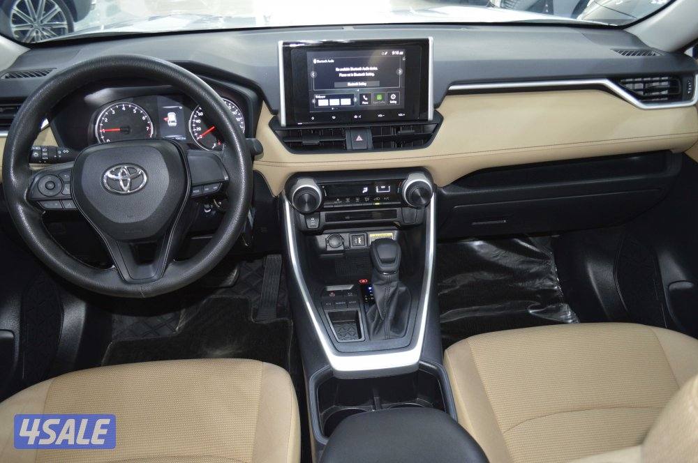 2025 Toyota RAV4 | Excellent Condition | Low Mileage5