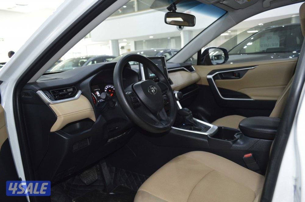 2025 Toyota RAV4 | Excellent Condition | Low Mileage7