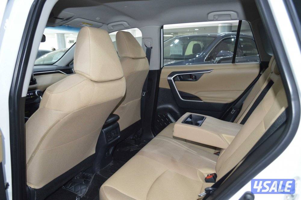 2025 Toyota RAV4 | Excellent Condition | Low Mileage8